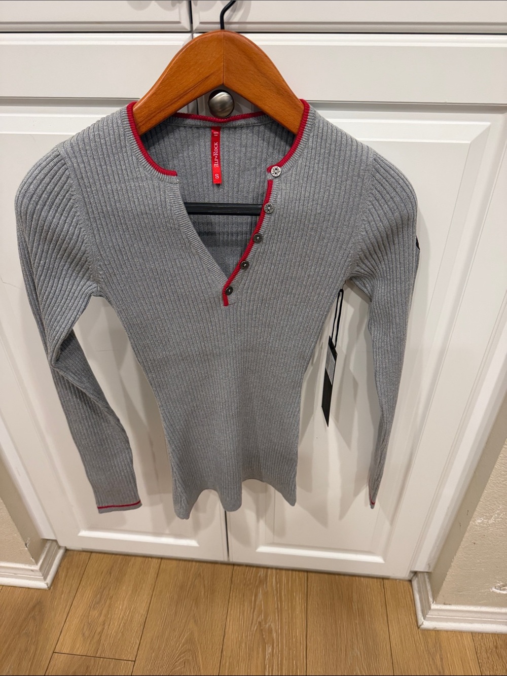 Alp N Rock Gray Ribbed Henley Sweater with Red Trim